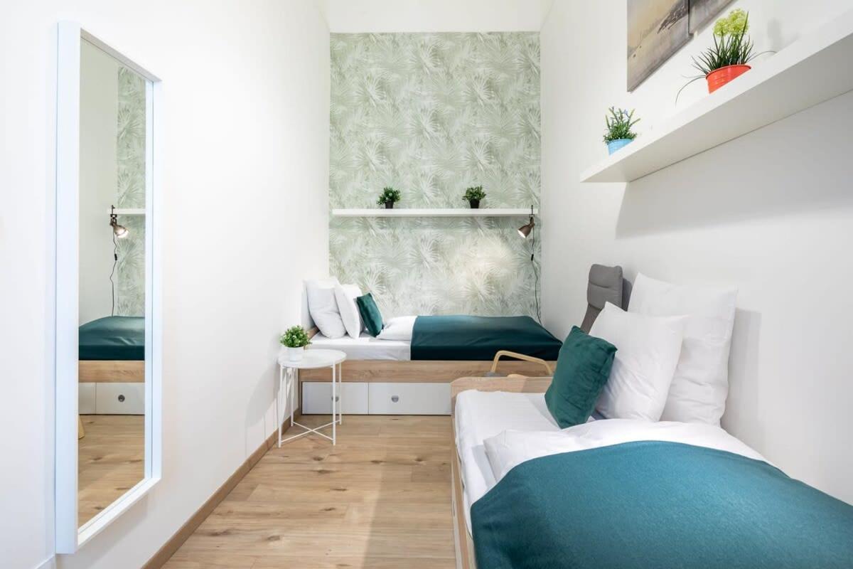 Ultra Central - New - Comfy *