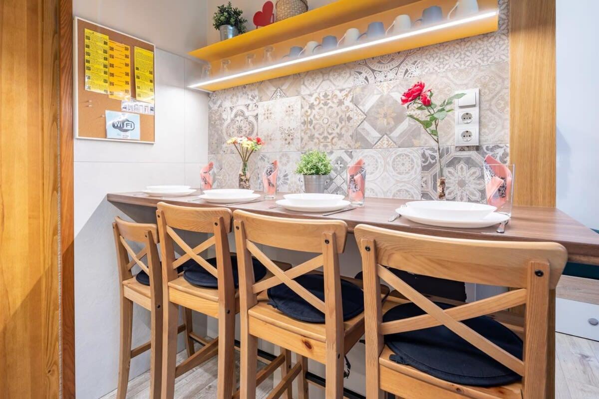 Ultra Central - New - Comfy Apartment *