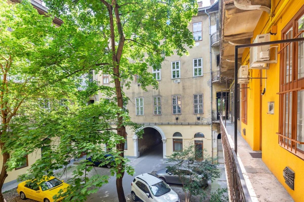 Ultra Central - New - Comfy Apartment *